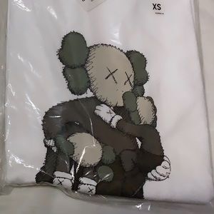 UniqloxKwas Limited T-SHIRT